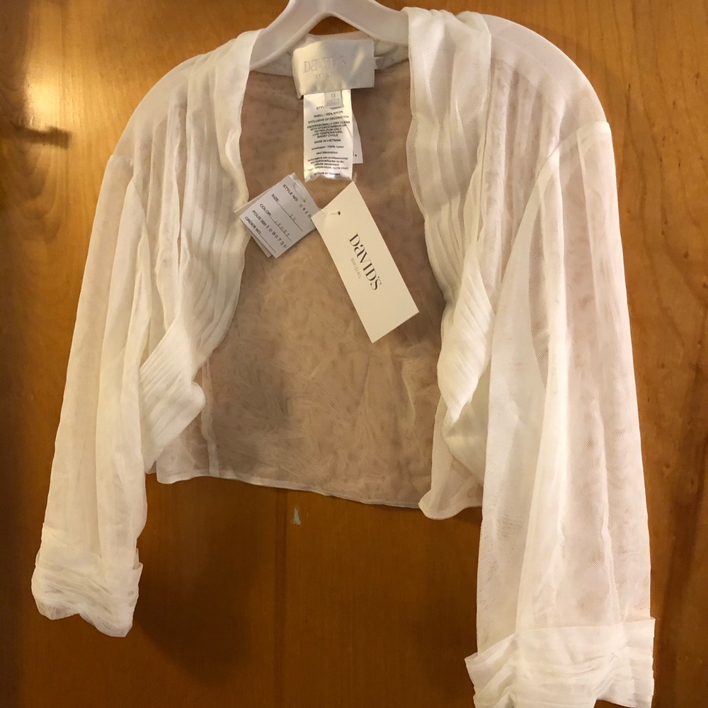 1x David’s Bridal Tulle Shrug w Pleats NWT IVORY